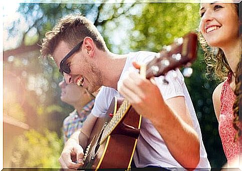 gift ideas: teenager with guitar