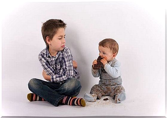 Avoid jealousy when a sibling arrives