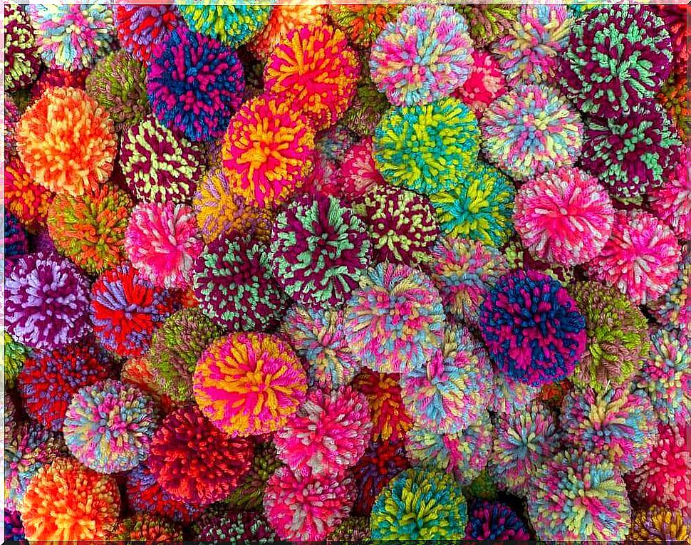 Crafts your kids can do with yarn balls and pompoms