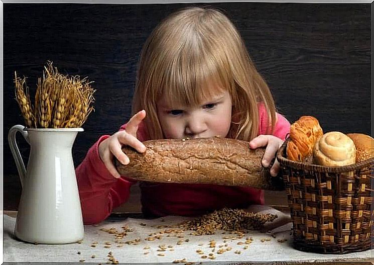 non-celiac gluten sensitivity: girl with bread