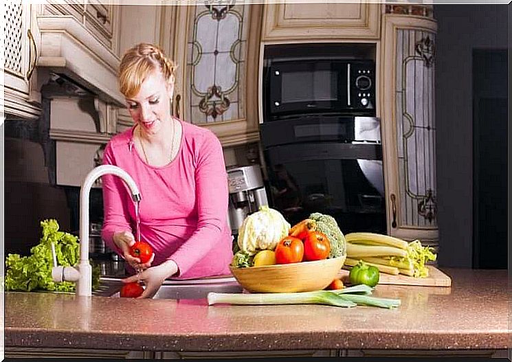 your digestion: woman prepares vegetables