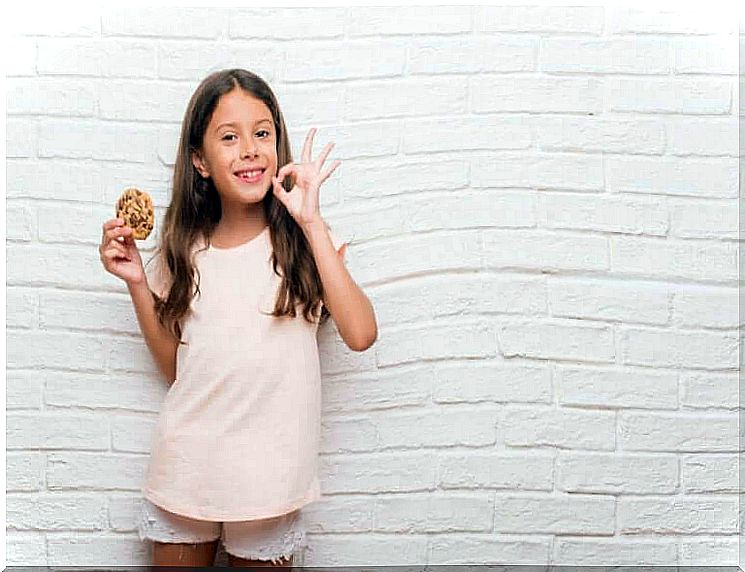 positive and negative reinforcement: girl with cake