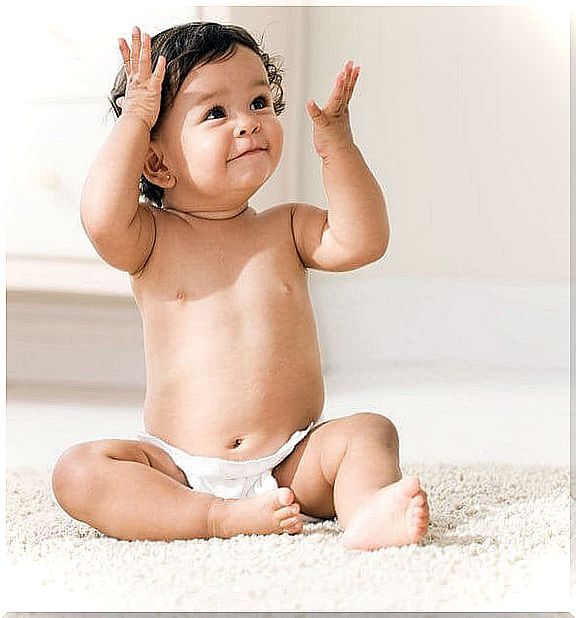 When is it safe for your baby to sit up?