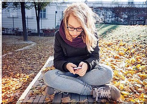 youth digital language: teenager with mobile